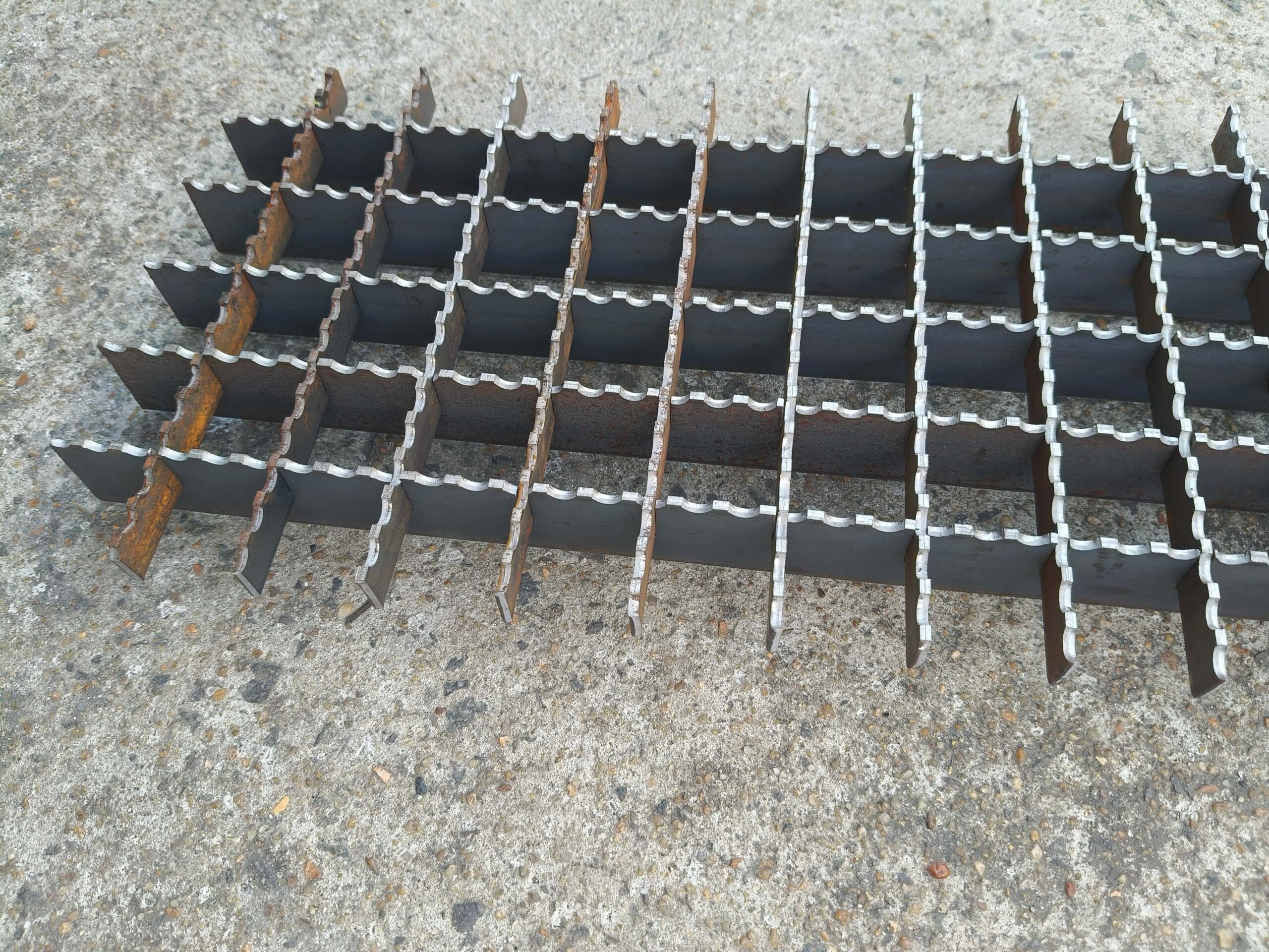 serrated press-locked steel grating panel