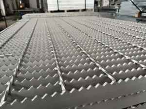 Anti-Slip Serrated Stainless Bar Grating panel