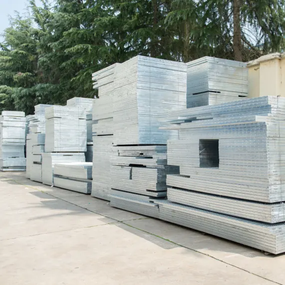 Galvanized Serrated vs Plain Steel Grating for Serrated vs Plain Steel Grating